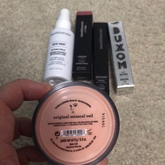 Bare Mineral Holiday Bundle!! - Picture 3 of 3